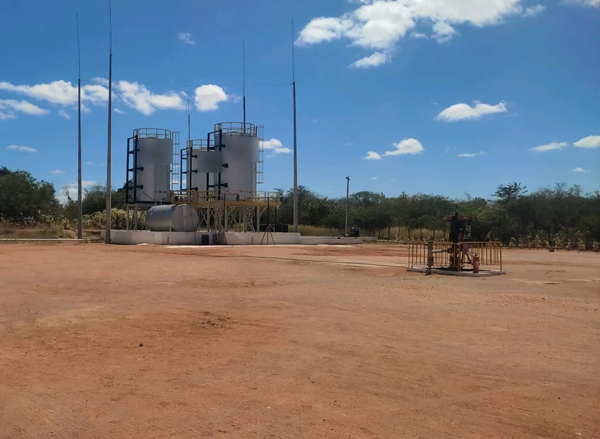 Estação de produção em campo terrestre